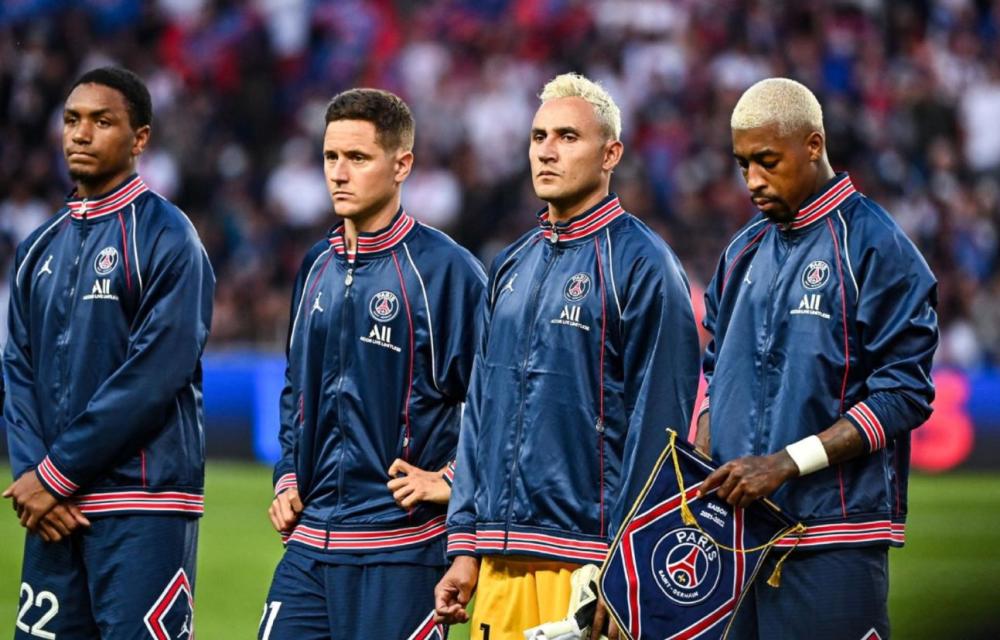 斯帕伊奇庆祝足协杯夺冠：为奖杯感到自豪，更为球队感到骄傲（斯帕伊奇庆祝足协杯封王：奖杯令我自豪，球队更令我骄傲）