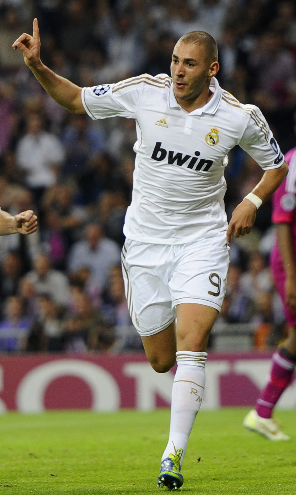 魏祥鑫明夏将加盟的欧塞尔为中资控股，目前暂列法甲末位（魏祥鑫明夏将投的欧塞尔为中资控股，球队暂列法甲垫底）