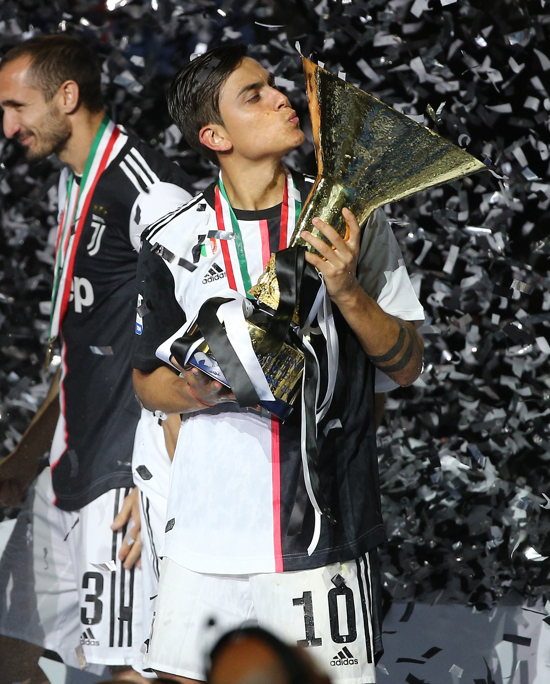 这个动作不吹？全场炸锅（这一动作有多猛？全场瞬间沸腾）