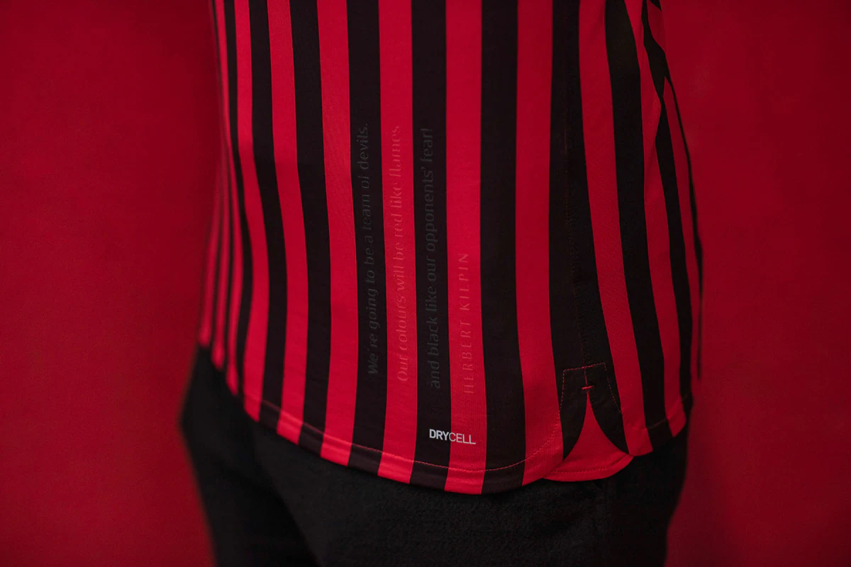 杰伦·布朗：利用防守牵制力，为队友创造进攻机会（杰伦·布朗：以防守吸引力为队友撬开进攻空间）