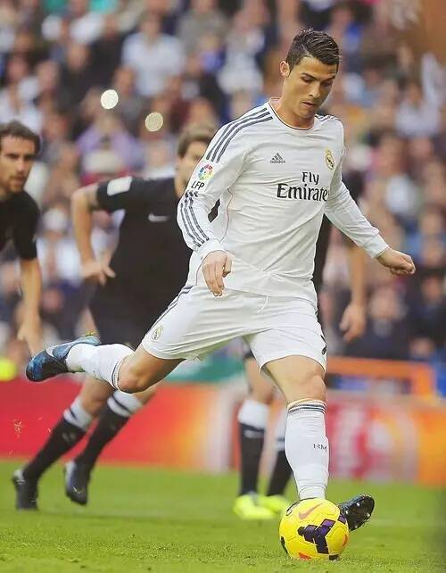 欧冠前瞻：多特蒙德晋级形势光明，博德闪耀后续赛程步履维艰（欧冠前瞻：多特晋级可期，博德高光难掩前路艰险）